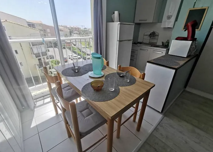 Apartment 035 Cap D'Agde T2 Avec Pk Quartier Mole Pour 4 Personnes
